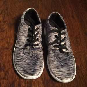 US SPORTS TENNIS SHOES